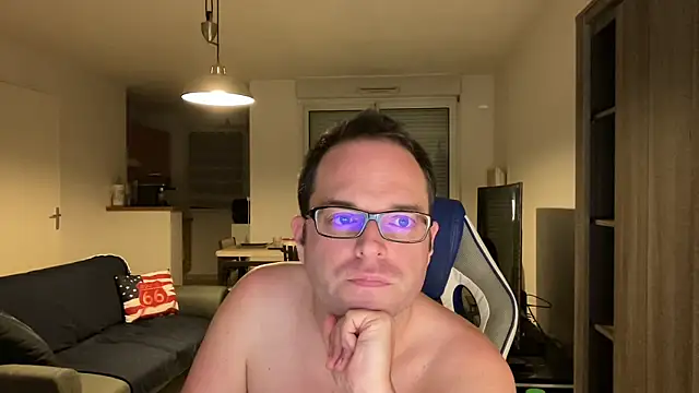 Snapshot of Funnyjul31 chatting on 02/14/25, 07:12 Funnyjul31 online show from 02/14/25, 07:12
