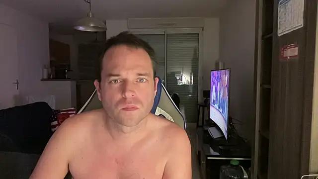Snapshot of Funnyjul31 chatting on 03/03/25, 06:33 Funnyjul31 online show from 03/03/25, 06:33