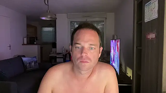 Snapshot of Funnyjul31 chatting on 09/17/25, 05:58 Funnyjul31 online show from 09/17/25, 05:58