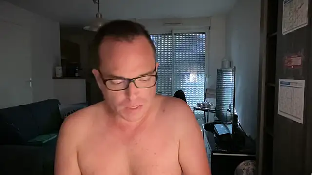 Snapshot of Funnyjul31 chatting on 10/12/25, 02:38 Funnyjul31 online show from 10/12/25, 02:38