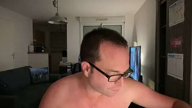 Snapshot of Funnyjul31 chatting on 10/26/25, 05:30 Funnyjul31 online show from 10/26/25, 05:30