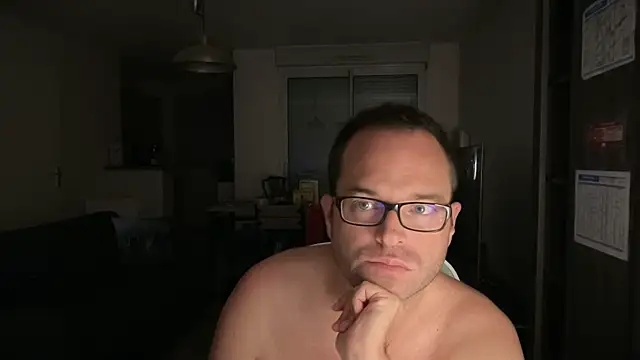 Snapshot of Funnyjul31 chatting on 10/27/25, 06:34 Funnyjul31 online show from 10/27/25, 06:34