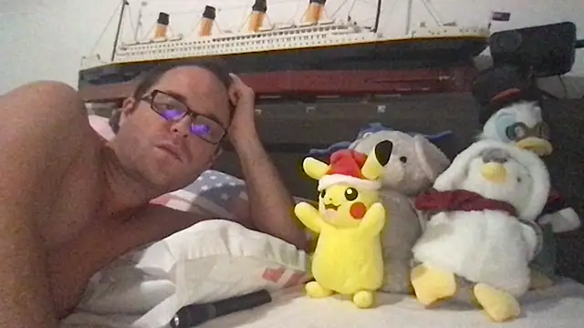 Snapshot of Funnyjul31 chatting on 11/15/25, 06:48 Funnyjul31 online show from 11/15/25, 06:48