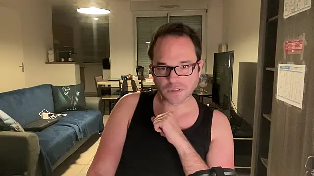 Snapshot of Funnyjul31 chatting on 11/21/25, 07:23 Funnyjul31 online show from 11/21/25, 07:23