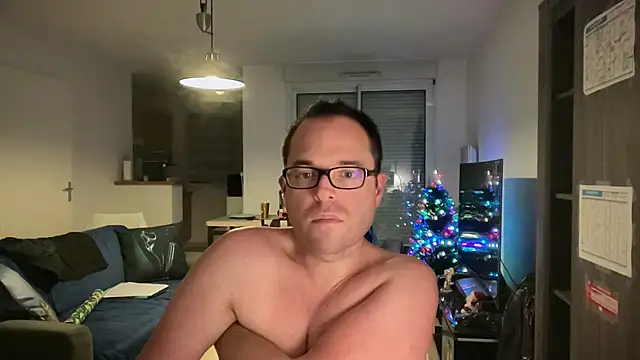 Snapshot of Funnyjul31 chatting on 12/14/25, 07:18 Funnyjul31 online show from 12/14/25, 07:18