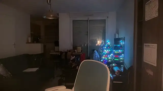 Snapshot of Funnyjul31 chatting on 12/16/25, 07:19 Funnyjul31 online show from 12/16/25, 07:19