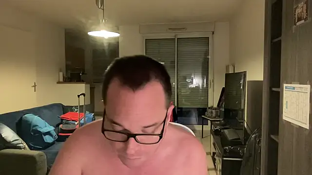 Snapshot of Funnyjul31 chatting on 01/10/26, 05:04 Funnyjul31 online show from 01/10/26, 05:04