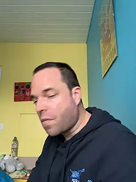 Snapshot of Funnyjul31 chatting on 01/11/26, 03:39 Funnyjul31 online show from 01/11/26, 03:39