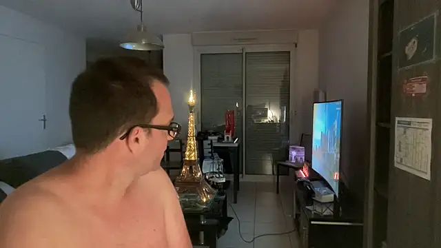 Funnyjul31 online show from 04/18/26, 07:07