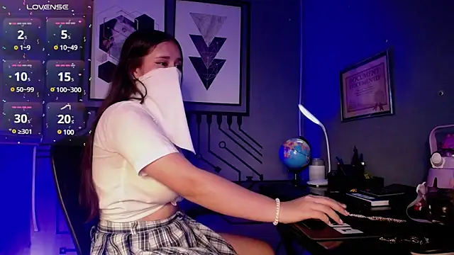 Snapshot of LeilaRasi chatting on 02/08/25, 01:54 LeilaRasi online show from 02/08/25, 01:54