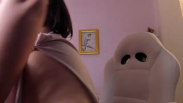 Snapshot of LeilaRasi chatting on 02/11/25, 11:22 LeilaRasi online show from 02/11/25, 11:22