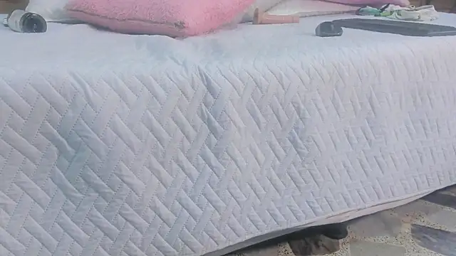 violet gray  online show from 02/25/25, 05:30