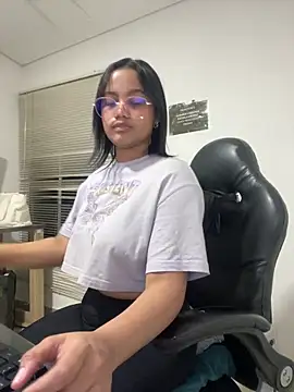 my cam online show from 02/12/25, 01:52