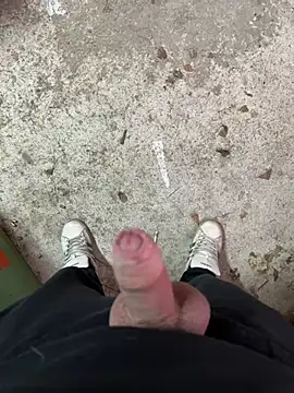 Snapshot of bigplut chatting on 02/08/25, 01:44 bigplut online show from 02/08/25, 01:44