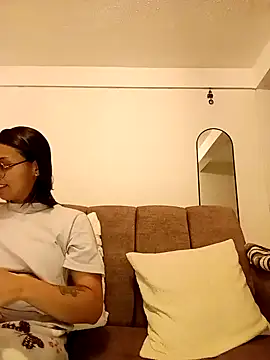 Snapshot of bri_ali chatting on 02/11/25, 12:28 bri ali online show from 02/11/25, 12:28