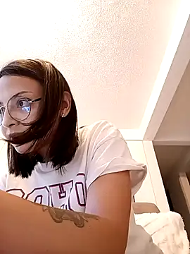 Snapshot of bri_ali chatting on 03/21/25, 11:12 bri ali online show from 03/21/25, 11:12