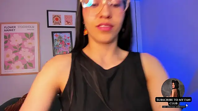 Snapshot of nina__dixon chatting on 02/13/25, 08:13 nina dixon online show from 02/13/25, 08:13