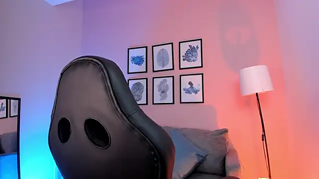 Snapshot of nina__dixon chatting on 09/17/25, 09:05 nina dixon online show from 09/17/25, 09:05