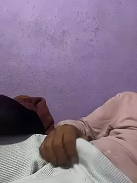 Snapshot of EduardoEspinoza12 chatting on 02/28/25, 05:48 EduardoEspinoza12 online show from 02/28/25, 05:48