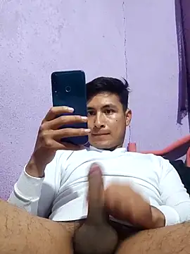 Snapshot of EduardoEspinoza12 chatting on 09/12/25, 10:32 EduardoEspinoza12 online show from 09/12/25, 10:32