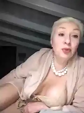 Snapshot of divinaerotica chatting on 02/28/25, 06:09 divinaerotica online show from 02/28/25, 06:09