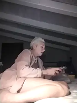 Snapshot of divinaerotica chatting on 03/20/25, 06:09 divinaerotica online show from 03/20/25, 06:09