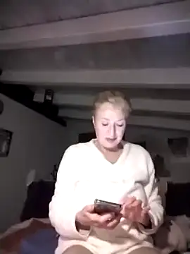 divinaerotica online show from 12/03/25, 08:18