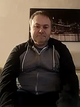 Snapshot of Pourleplasirs chatting on 02/15/25, 10:21 Pourleplasirs online show from 02/15/25, 10:21