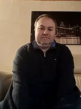 Snapshot of Pourleplasirs chatting on 02/16/25, 10:43 Pourleplasirs online show from 02/16/25, 10:43