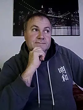 Snapshot of Pourleplasirs chatting on 11/25/25, 10:32 Pourleplasirs online show from 11/25/25, 10:32