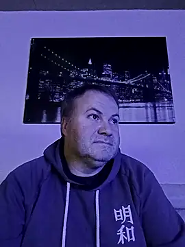 Snapshot of Pourleplasirs chatting on 12/20/25, 11:34 Pourleplasirs online show from 12/20/25, 11:34