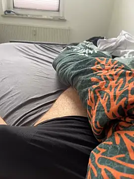 Mo 2003 online show from 01/31/25, 12:18