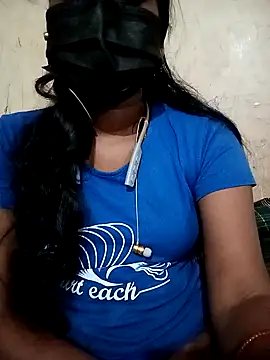 Snapshot of Tamil_roja17 chatting on 02/06/25, 05:14 Tamil roja17 online show from 02/06/25, 05:14