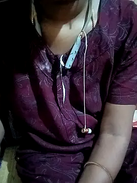Snapshot of Tamil_roja17 chatting on 03/04/25, 08:46 Tamil roja17 online show from 03/04/25, 08:46