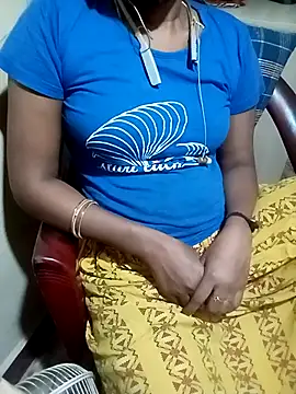 Snapshot of Tamil_roja17 chatting on 03/10/25, 05:50 Tamil roja17 online show from 03/10/25, 05:50