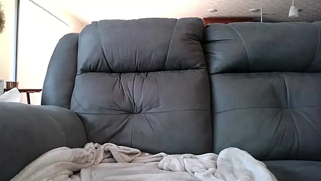 Snapshot of Troyt87 chatting on 01/08/26, 07:27 Troyt87 online show from 01/08/26, 07:27