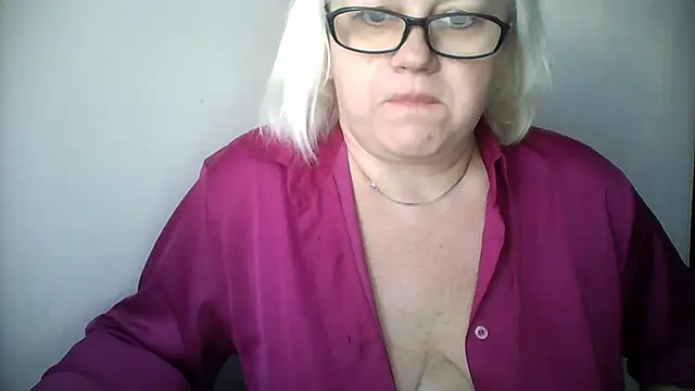 Snapshot of Mayya4321 chatting on 10/15/25, 09:20 Mayya4321 online show from 10/15/25, 09:20