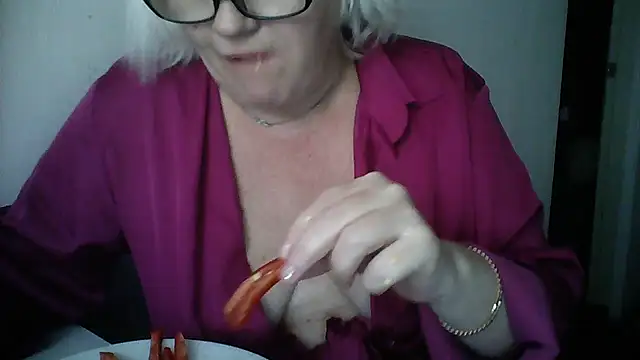 Snapshot of Mayya4321 chatting on 10/22/25, 10:37 Mayya4321 online show from 10/22/25, 10:37
