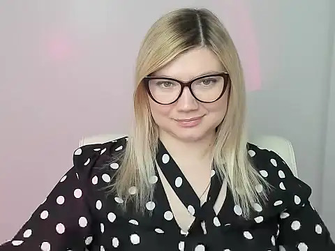 Lola moree online show from 11/03/25, 01:12