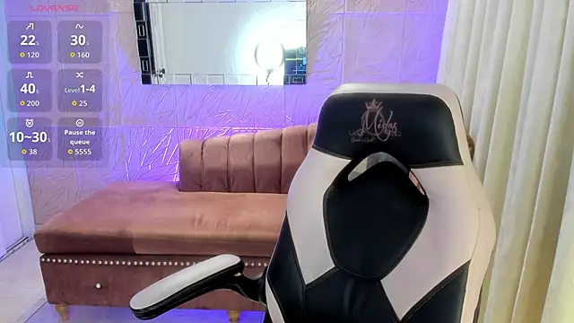 miss isabella m online show from 04/10/26, 01:38