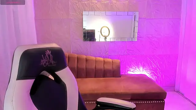 miss isabella m online show from 07/11/26, 12:08