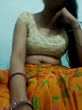 Snapshot of saaniya chatting on 02/13/25, 08:17 saaniya online show from 02/13/25, 08:17