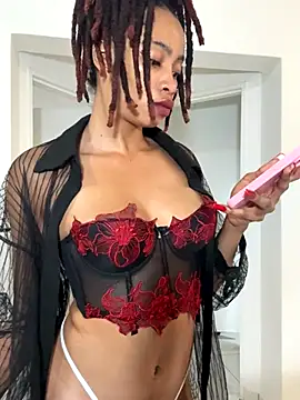 Snapshot of ZinaFreak chatting on 10/12/25, 07:29 ZinaFreak online show from 10/12/25, 07:29