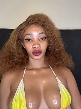 Snapshot of ZinaFreak chatting on 10/20/25, 07:14 ZinaFreak online show from 10/20/25, 07:14