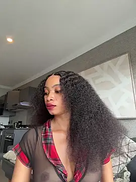 Snapshot of ZinaFreak chatting on 10/30/25, 02:07 ZinaFreak online show from 10/30/25, 02:07