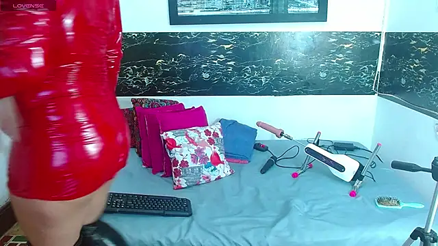 hornny cougar online show from 04/16/26, 07:47