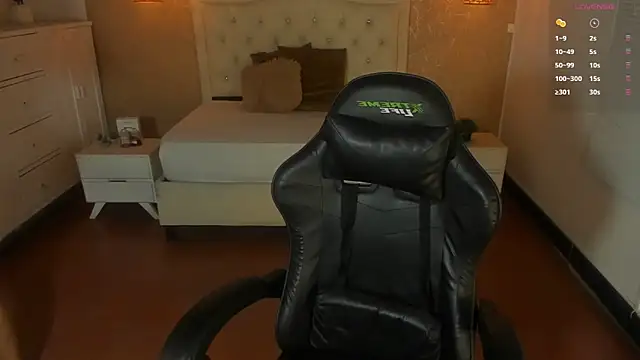 Hadley  online show from 11/26/25, 03:29