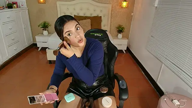 Hadley  online show from 04/12/26, 02:05