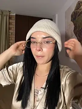 eileensophi online show from 10/25/25, 05:59