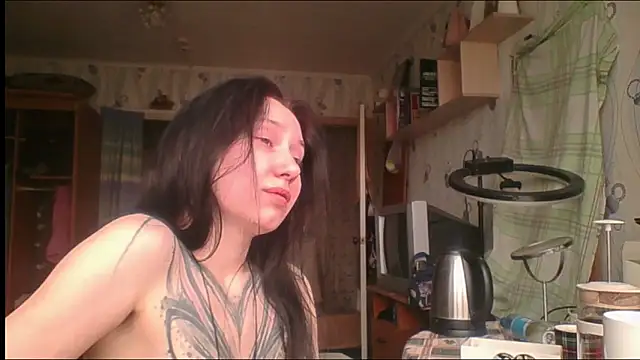 Snapshot of RussNocturnal chatting on 04/23/26, 12:29 RussNocturnal online show from 04/23/26, 12:29